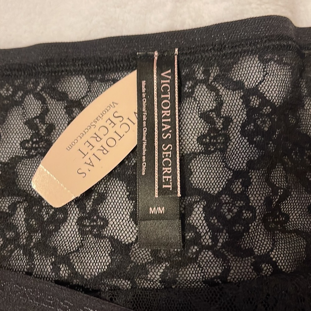 NEW VS Hip-hugger lace panties; 2 count - Picture 4 of 7